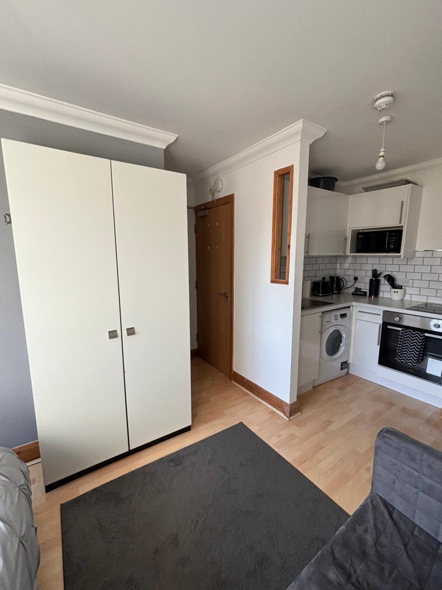 Stylish & Compact City Center Studio Apartment 7A Норуич Екстериор снимка
