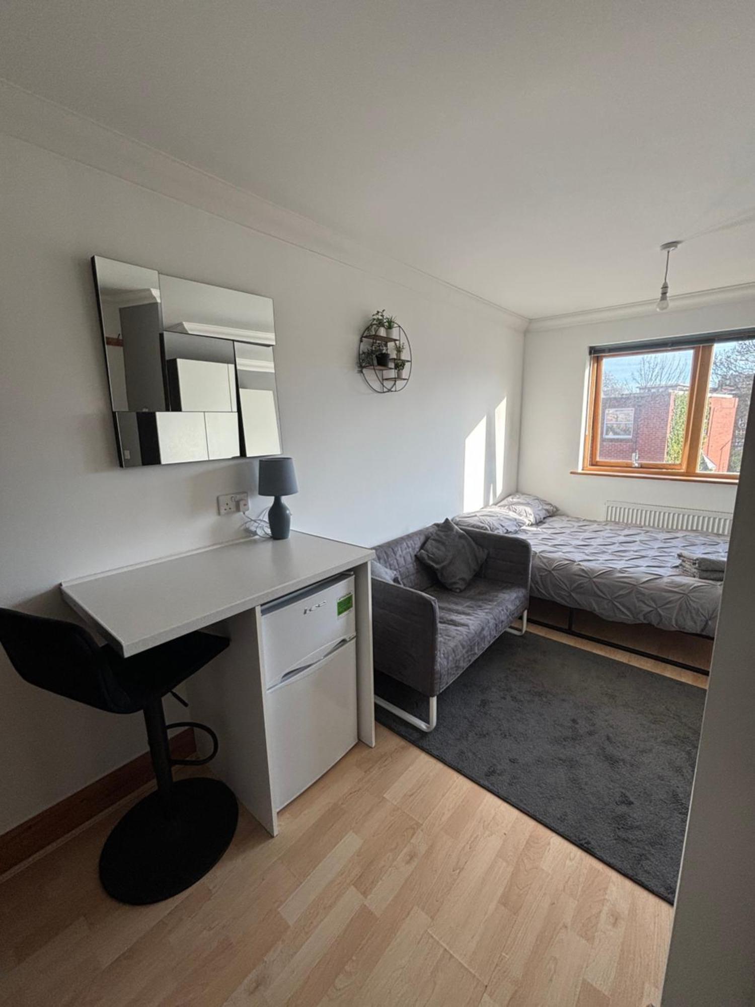 Stylish & Compact City Center Studio Apartment 7A Норуич Екстериор снимка